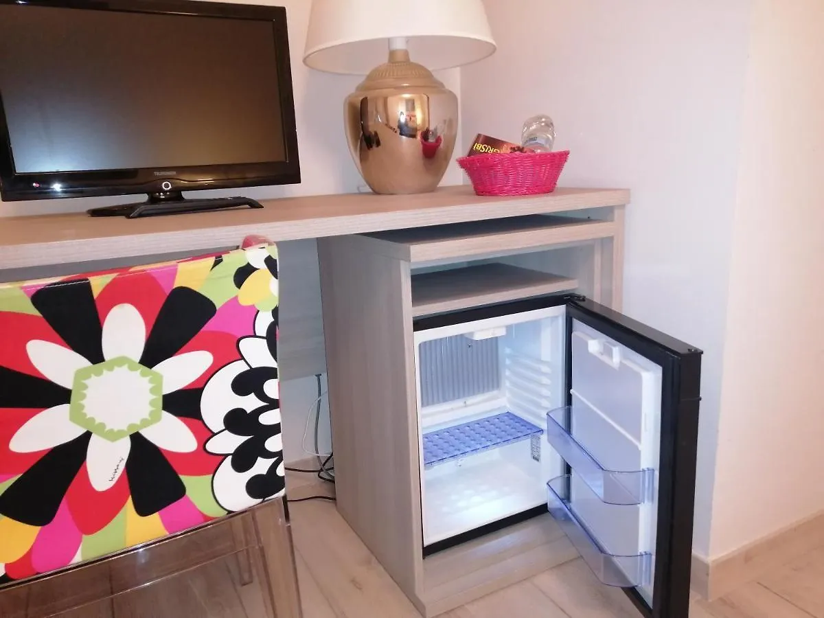C.A.V. B&B Curiel20 San Donato Milanese Bed and breakfast